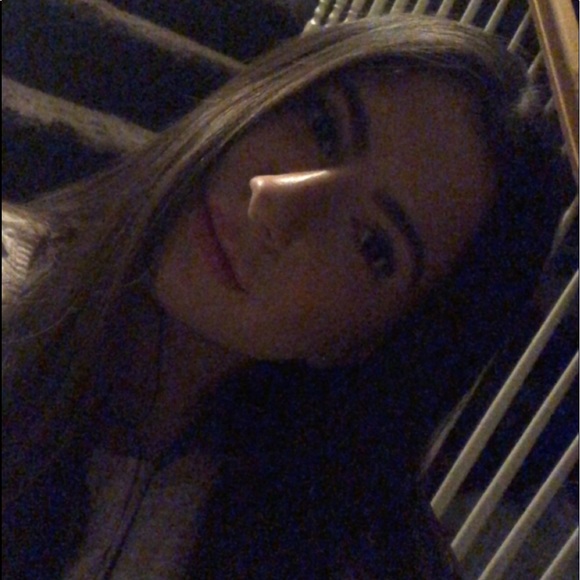 Meet your Posher, Brianna - Picture 3 of 3